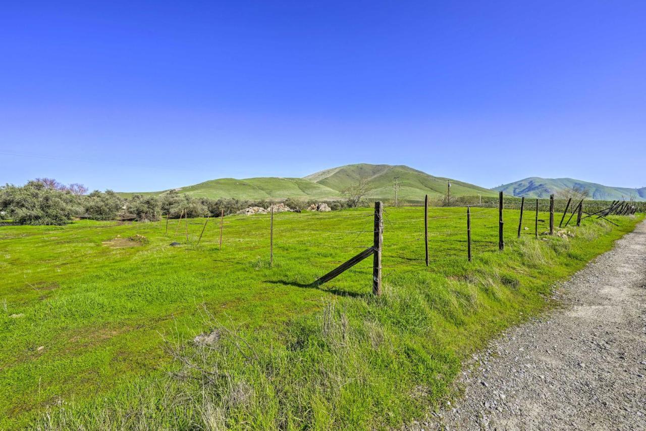 Peaceful Ranch Home With Sierra Nevada Views Woodlake ภายนอก รูปภาพ